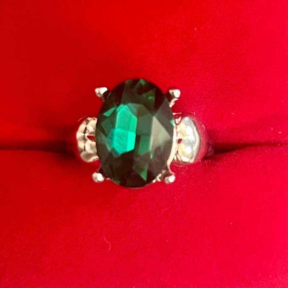 Vintage Oval Green Stone Heart Accents Titanium Steel Silver Statement Ring Size